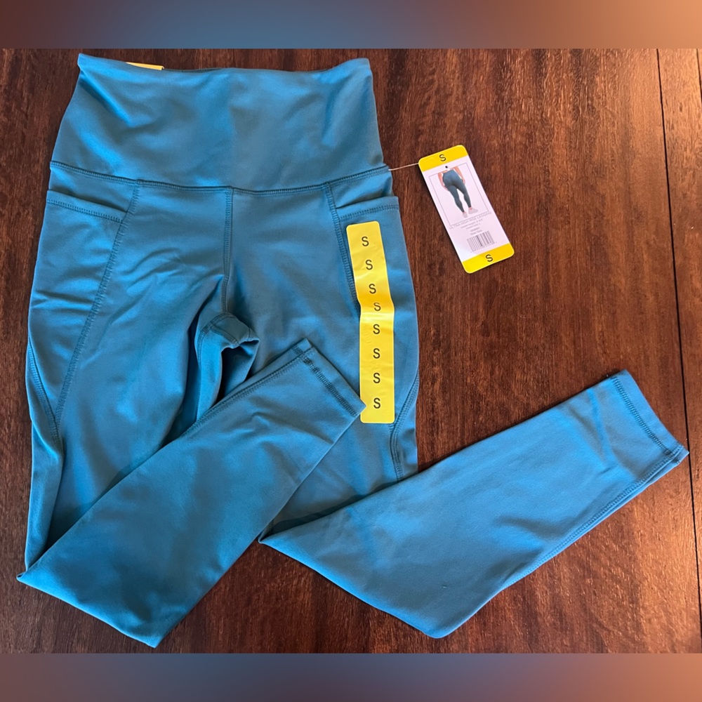 Brushed Danskin Compressive Leggings with Pocket - NWT